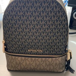 Michael Kors Rhea Zip